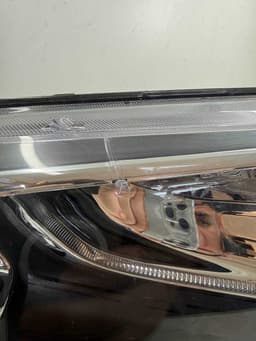 Farol Direito Full Led Gm Tracker 2020 2024 26304848 Detalhe